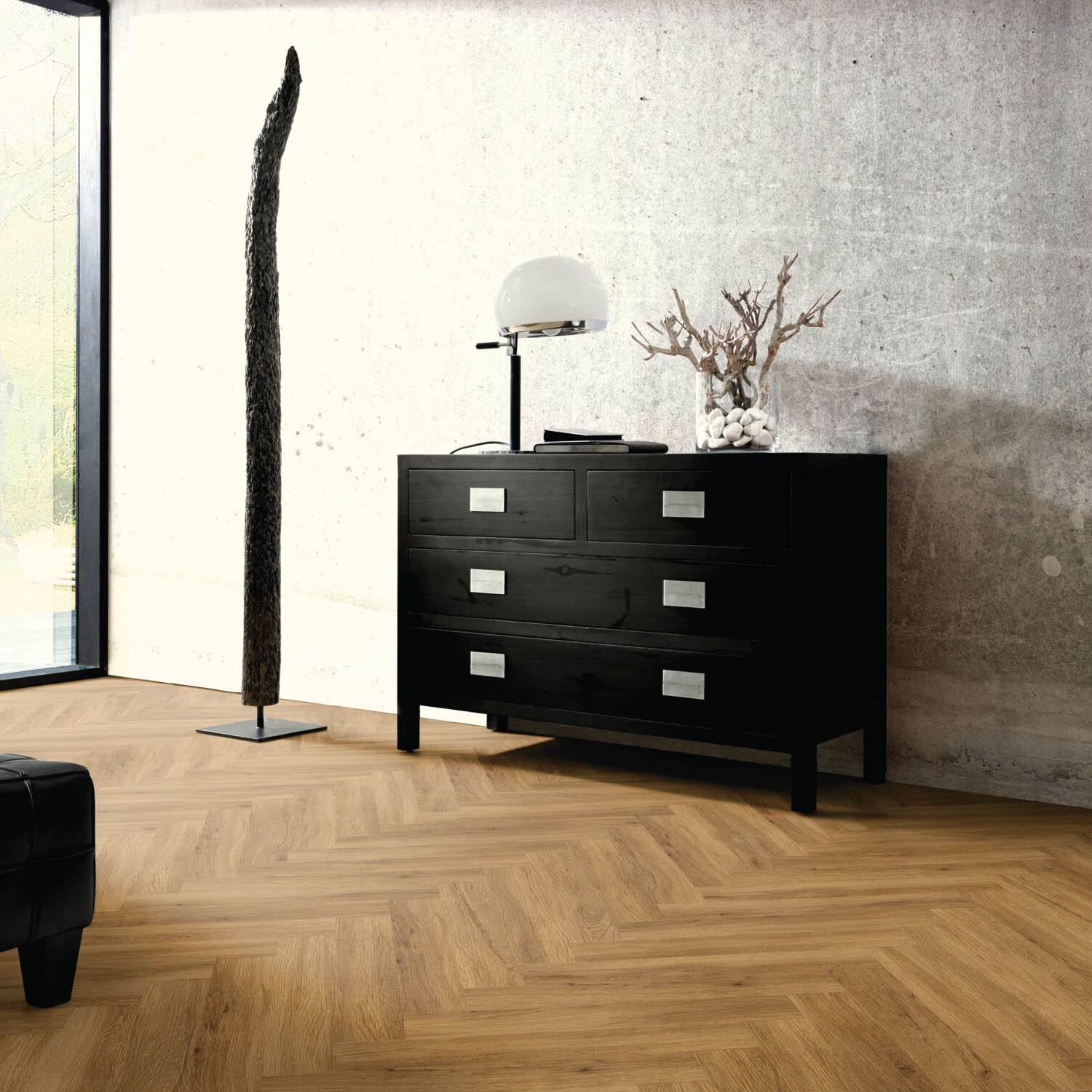 Afterhall_revendeur_sol_Expona_living_herringbone_living_8156_herringbone_living_finesse_oak_chene_brun_ambiance sol Expona living herringbone 8156 chene brun dans une chambre style industriel