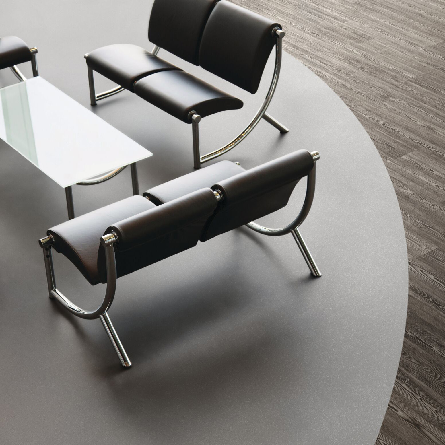 Sol vinyle à coller objectflor expona flow charcoal pine 9837 chêne noir