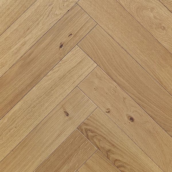 Parquet contrecollé en bâtons rompus aspect chêne clair