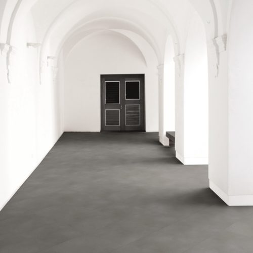 Afterhall revendeur sol Expona simplay 19db 9064 cold grey concrete beton photo ambiance
