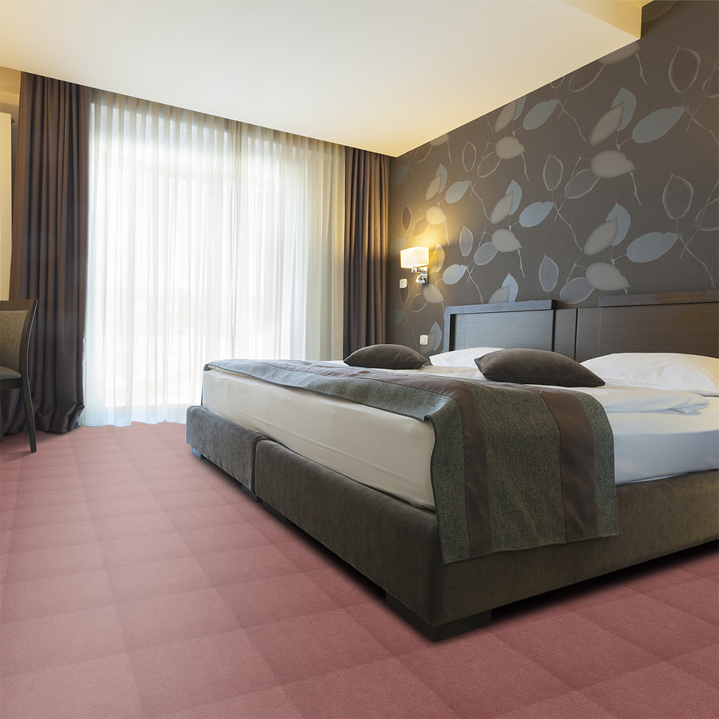 Moquette velours rose dans une chambre