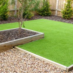 jardin moderne avec carré de verdure en gazon synthetique