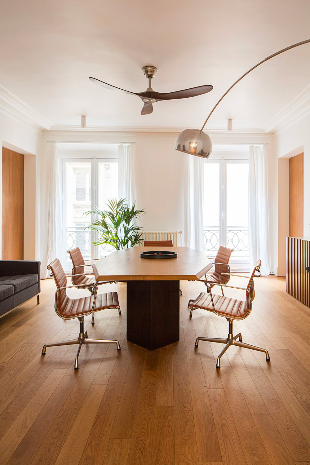 Lames parquet haut de gamme dans un bureau design