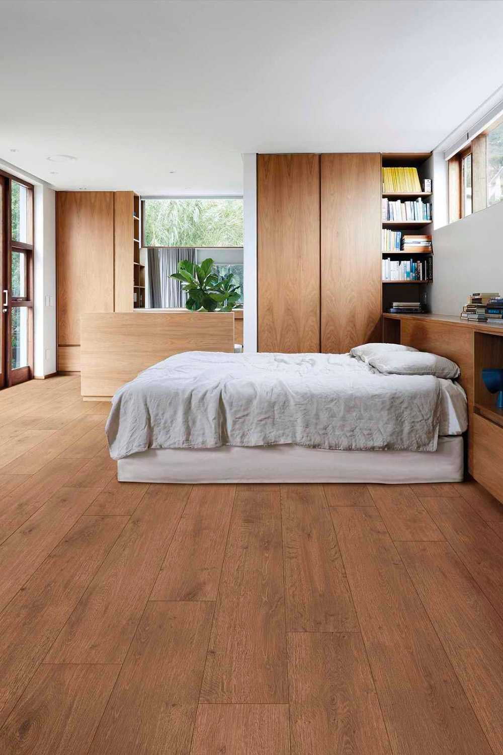 Revêtement de sol parquet en chêne dans une chambre