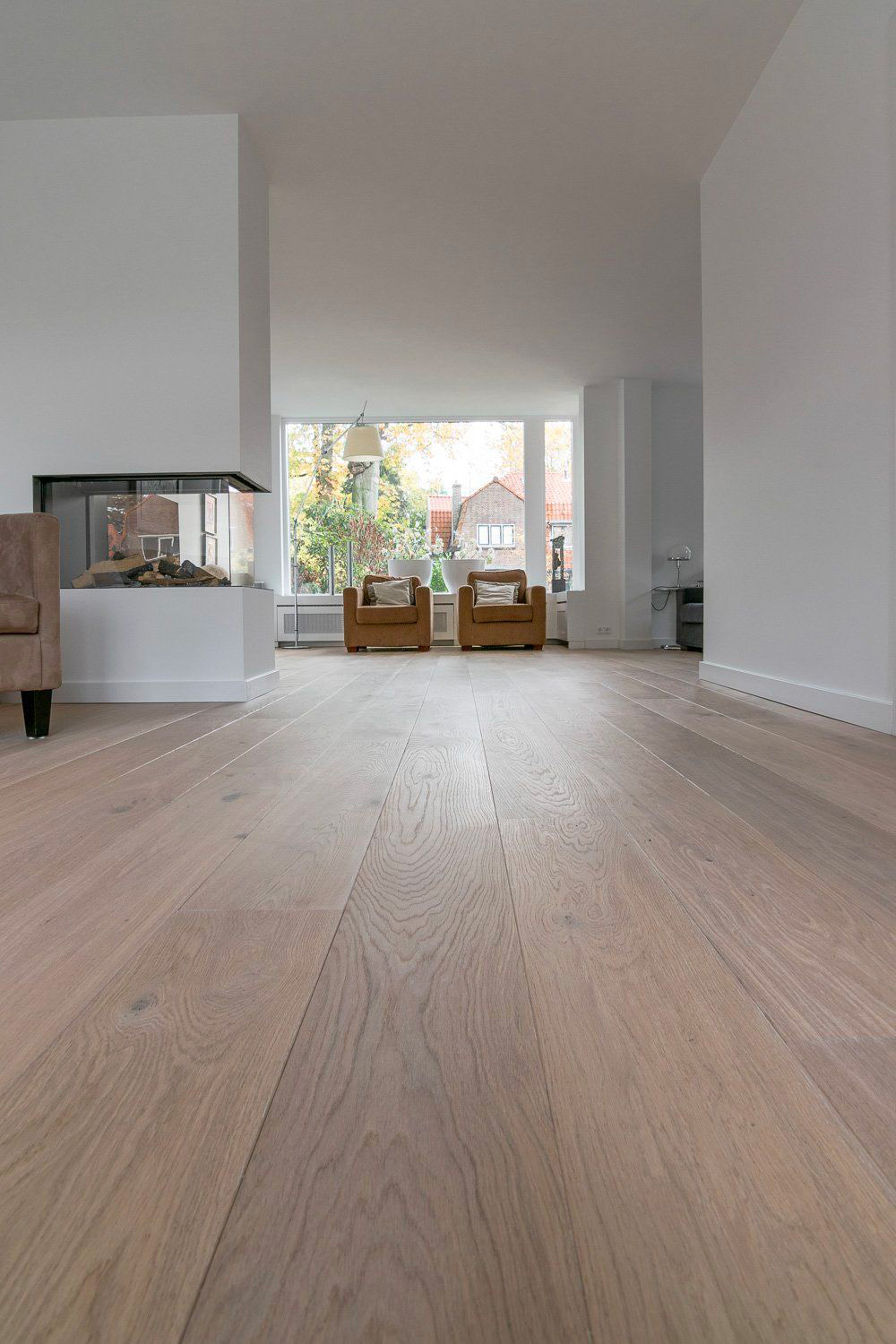 Parquet contrecollé dans un salon moderne