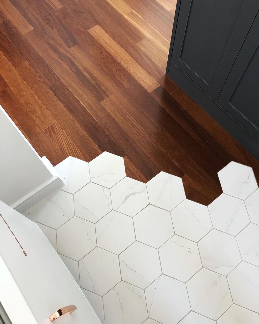 tendances 2025 mix & match dans une cuisine